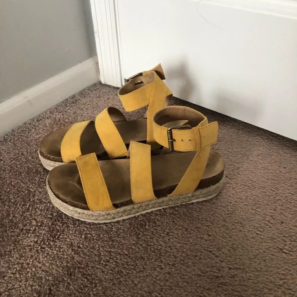 Universal Thread Espadrille sandals - Picture 2 of 4